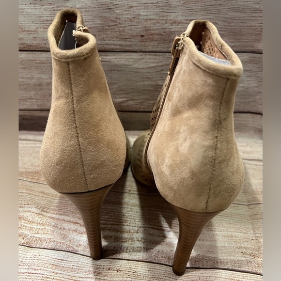 Audrey Brooke Madison Natural Leather Perforated OpenToe Bootie size 10. - Picture 3 of 8